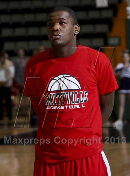 Thumbnail 2 in Burke Catholic vs. Amityville (NYSPHSAA Class A Semifinal) photogallery.