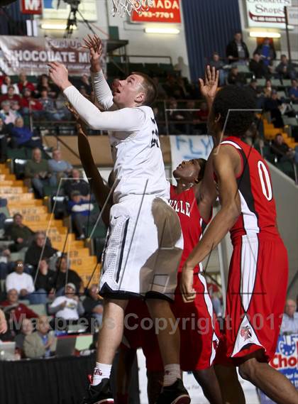 Thumbnail 2 in Burke Catholic vs. Amityville (NYSPHSAA Class A Semifinal) photogallery.