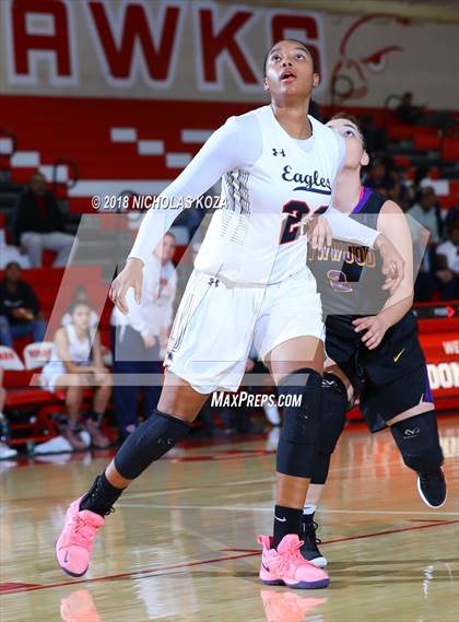 Thumbnail 2 in Lynwood vs. Chaminade (Battle at the Beach) photogallery.