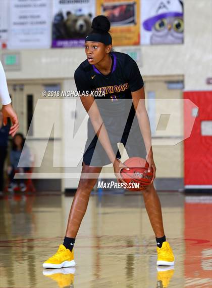 Thumbnail 2 in Lynwood vs. Chaminade (Battle at the Beach) photogallery.