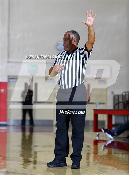 Thumbnail 3 in Lynwood vs. Chaminade (Battle at the Beach) photogallery.