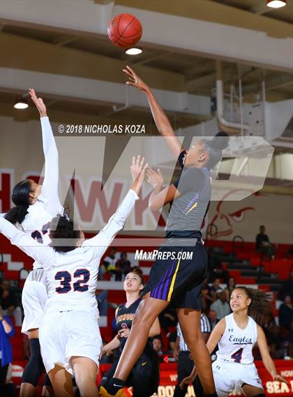 Thumbnail 3 in Lynwood vs. Chaminade (Battle at the Beach) photogallery.
