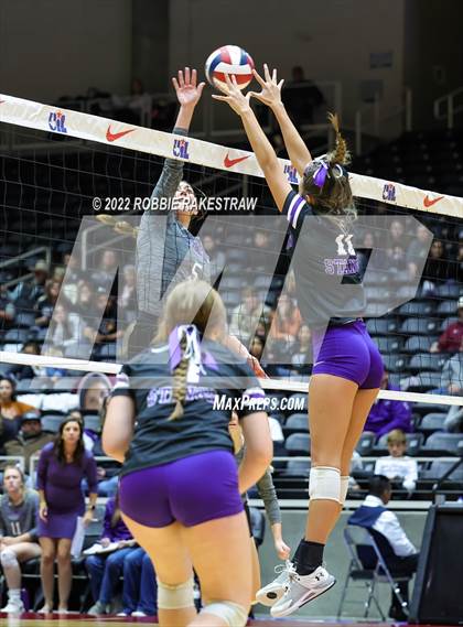 Thumbnail 1 in Benjamin vs. D'Hanis (UIL 1A Semifinal) photogallery.