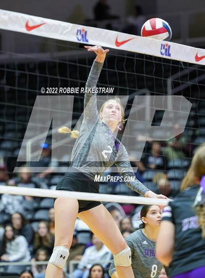 Thumbnail 3 in Benjamin vs. D'Hanis (UIL 1A Semifinal) photogallery.