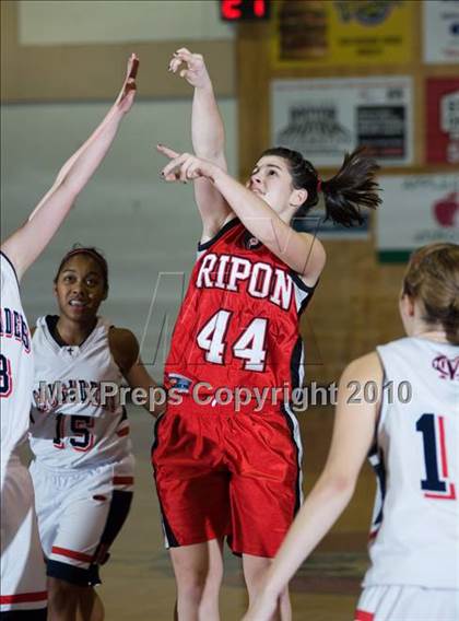 Thumbnail 2 in Ripon @ Modesto Christian photogallery.
