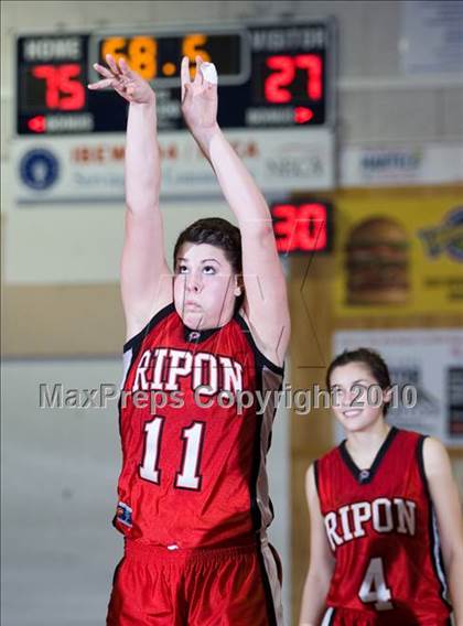 Thumbnail 1 in Ripon @ Modesto Christian photogallery.