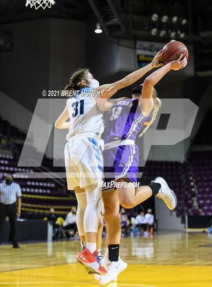 Thumbnail 1 in Platte Valley vs. Lutheran (CHSAA 3A State Finals) photogallery.