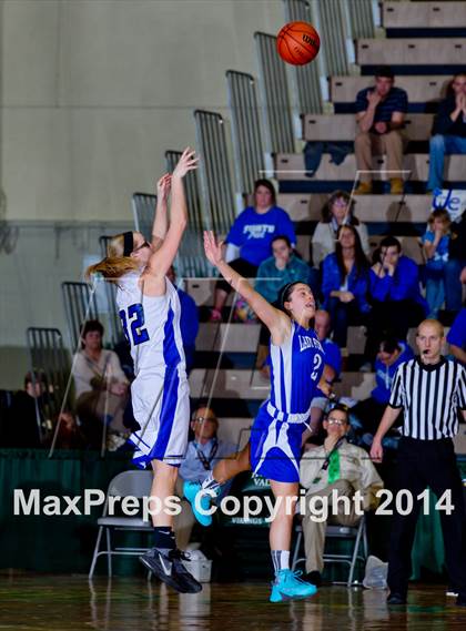 Thumbnail 3 in Romulus vs. Fort Edward (NYSPHSAA Class D Final) photogallery.