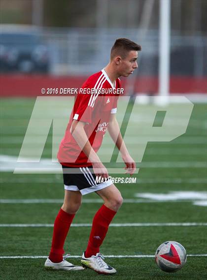 Thumbnail 3 in Broomfield vs. Fairview (CHSAA 5A Playoffs 3rd Round) photogallery.