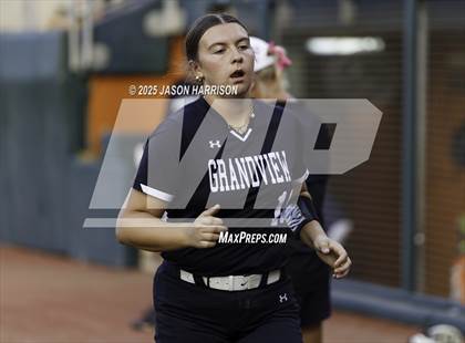 Thumbnail 3 in Whitesboro vs. Grandview (UIL Softball 3A D1 Final) photogallery.