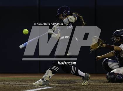 Thumbnail 2 in Whitesboro vs. Grandview (UIL Softball 3A D1 Final) photogallery.