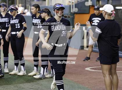 Thumbnail 2 in Whitesboro vs. Grandview (UIL Softball 3A D1 Final) photogallery.