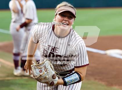 Thumbnail 3 in Whitesboro vs. Grandview (UIL Softball 3A D1 Final) photogallery.