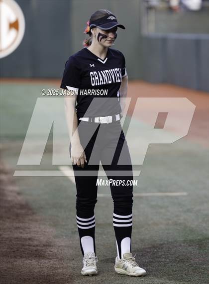 Thumbnail 1 in Whitesboro vs. Grandview (UIL Softball 3A D1 Final) photogallery.