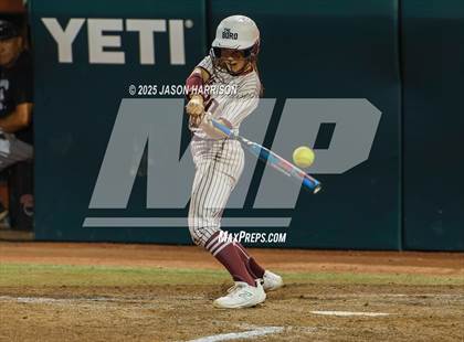 Thumbnail 1 in Whitesboro vs. Grandview (UIL Softball 3A D1 Final) photogallery.