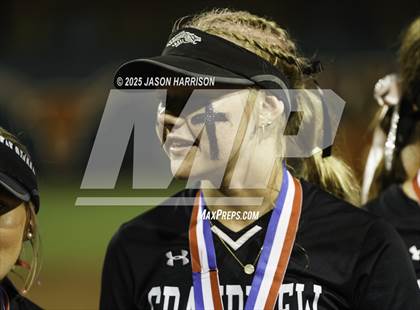 Thumbnail 1 in Whitesboro vs. Grandview (UIL Softball 3A D1 Final) photogallery.