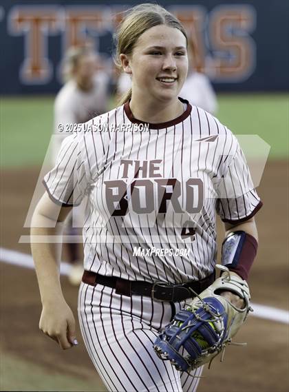 Thumbnail 2 in Whitesboro vs. Grandview (UIL Softball 3A D1 Final) photogallery.