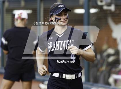 Thumbnail 2 in Whitesboro vs. Grandview (UIL Softball 3A D1 Final) photogallery.