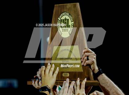 Thumbnail 3 in Whitesboro vs. Grandview (UIL Softball 3A D1 Final) photogallery.