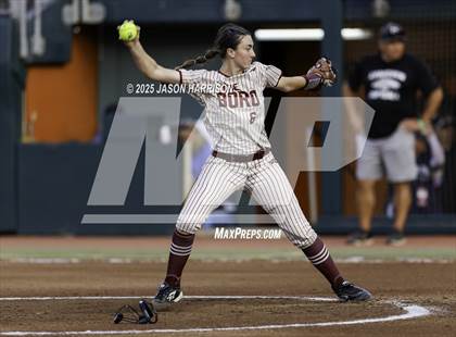 Thumbnail 1 in Whitesboro vs. Grandview (UIL Softball 3A D1 Final) photogallery.