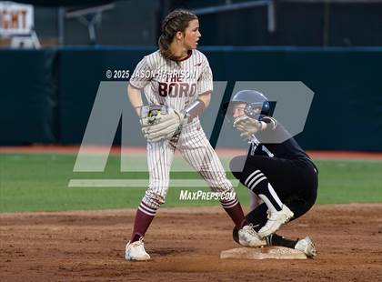 Thumbnail 2 in Whitesboro vs. Grandview (UIL Softball 3A D1 Final) photogallery.