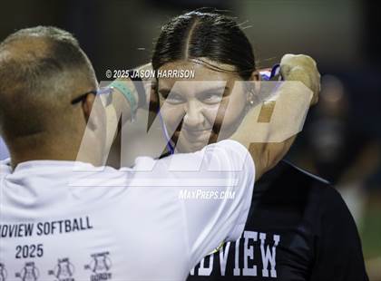 Thumbnail 3 in Whitesboro vs. Grandview (UIL Softball 3A D1 Final) photogallery.