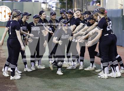 Thumbnail 1 in Whitesboro vs. Grandview (UIL Softball 3A D1 Final) photogallery.