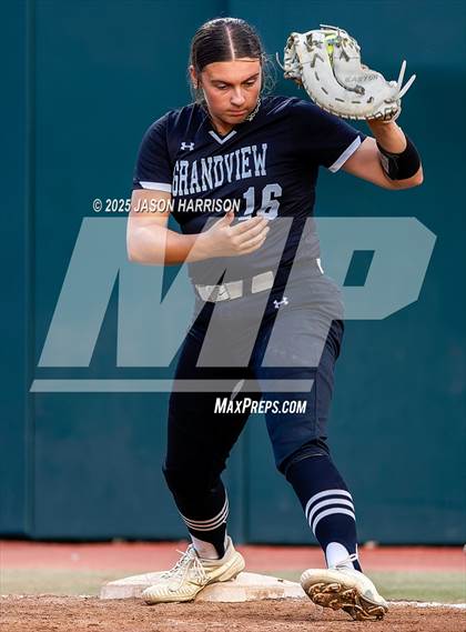 Thumbnail 3 in Whitesboro vs. Grandview (UIL Softball 3A D1 Final) photogallery.