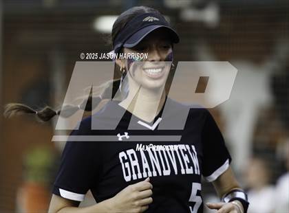 Thumbnail 2 in Whitesboro vs. Grandview (UIL Softball 3A D1 Final) photogallery.