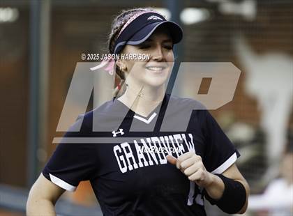 Thumbnail 1 in Whitesboro vs. Grandview (UIL Softball 3A D1 Final) photogallery.