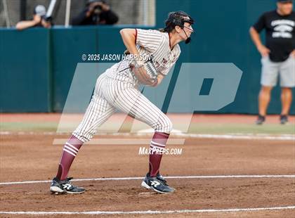 Thumbnail 2 in Whitesboro vs. Grandview (UIL Softball 3A D1 Final) photogallery.
