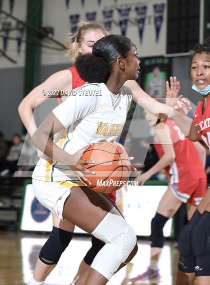 Thumbnail 3 in St. Ignatius vs. Vanden (St. Mary's Stockton MLK Showcase) photogallery.