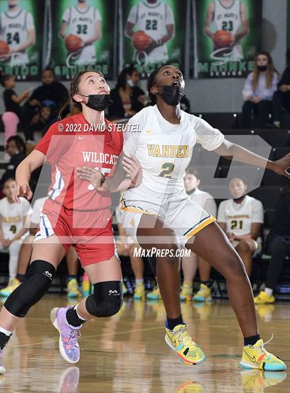 Thumbnail 1 in St. Ignatius vs. Vanden (St. Mary's Stockton MLK Showcase) photogallery.