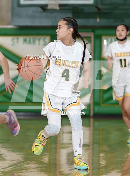 Thumbnail 2 in St. Ignatius vs. Vanden (St. Mary's Stockton MLK Showcase) photogallery.