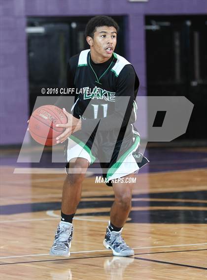 Thumbnail 2 in Lake Marion vs. Wando (West Ashley Classic) photogallery.