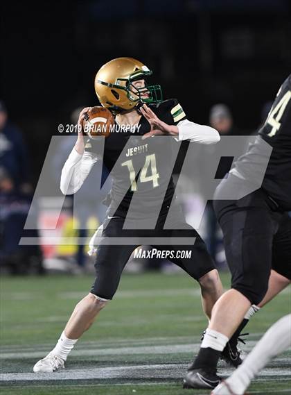 Thumbnail 2 in Jesuit vs. Lake Oswego (OSAA 6A Semifinal) photogallery.