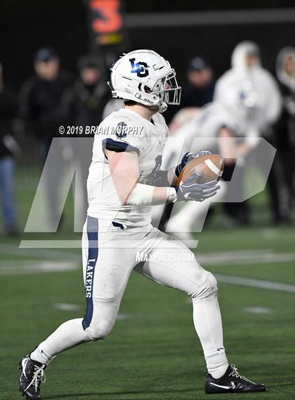 Thumbnail 3 in Jesuit vs. Lake Oswego (OSAA 6A Semifinal) photogallery.