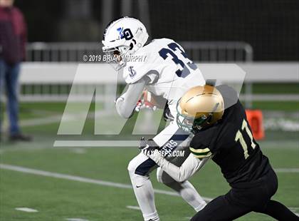 Thumbnail 3 in Jesuit vs. Lake Oswego (OSAA 6A Semifinal) photogallery.