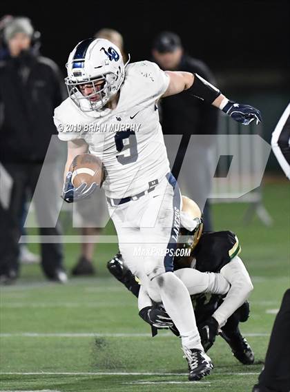 Thumbnail 3 in Jesuit vs. Lake Oswego (OSAA 6A Semifinal) photogallery.