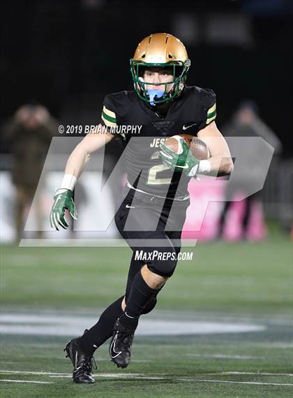 Thumbnail 3 in Jesuit vs. Lake Oswego (OSAA 6A Semifinal) photogallery.
