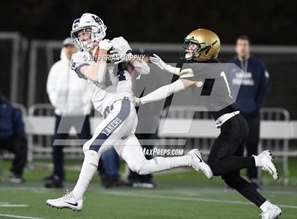 Thumbnail 2 in Jesuit vs. Lake Oswego (OSAA 6A Semifinal) photogallery.
