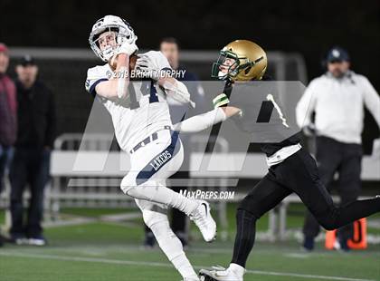 Thumbnail 1 in Jesuit vs. Lake Oswego (OSAA 6A Semifinal) photogallery.
