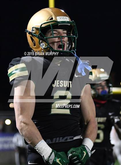 Thumbnail 3 in Jesuit vs. Lake Oswego (OSAA 6A Semifinal) photogallery.