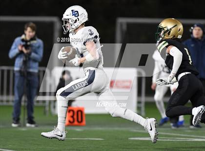 Thumbnail 3 in Jesuit vs. Lake Oswego (OSAA 6A Semifinal) photogallery.
