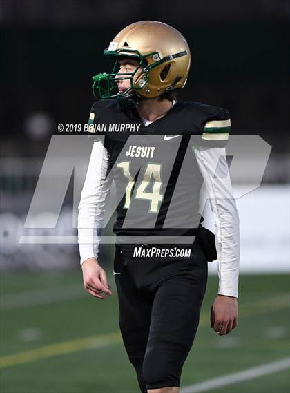 Thumbnail 1 in Jesuit vs. Lake Oswego (OSAA 6A Semifinal) photogallery.