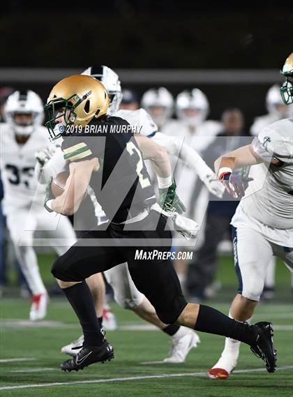 Thumbnail 3 in Jesuit vs. Lake Oswego (OSAA 6A Semifinal) photogallery.