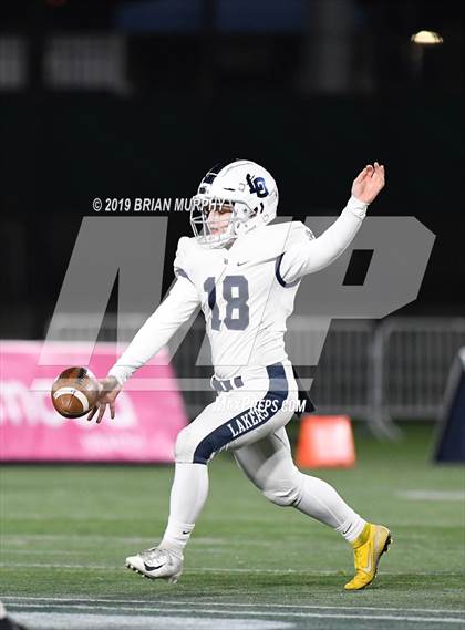 Thumbnail 3 in Jesuit vs. Lake Oswego (OSAA 6A Semifinal) photogallery.