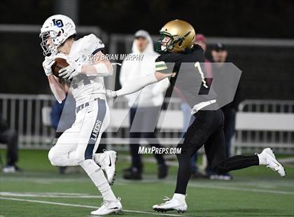 Thumbnail 3 in Jesuit vs. Lake Oswego (OSAA 6A Semifinal) photogallery.