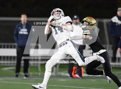 Thumbnail 3 in Jesuit vs. Lake Oswego (OSAA 6A Semifinal) photogallery.
