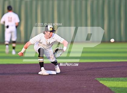 Thumbnail 3 in Cypress Woods vs. Klein Oak (UIL 6A Region 2 Quarterfinals Playoff - Game 2) photogallery.